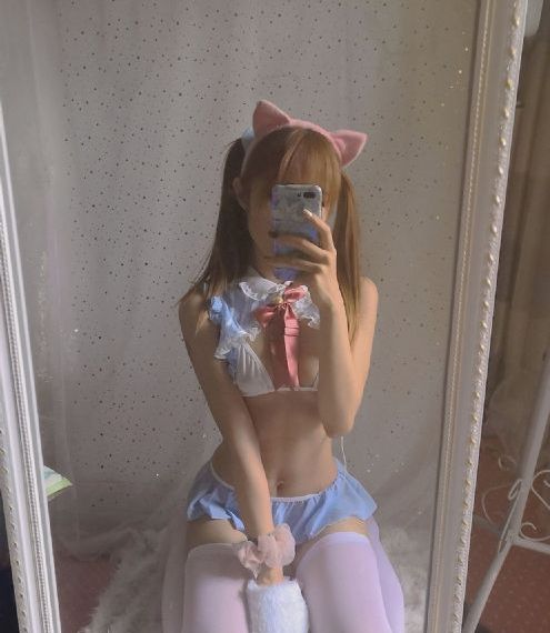 年轻的老师hd_在线观看免费版